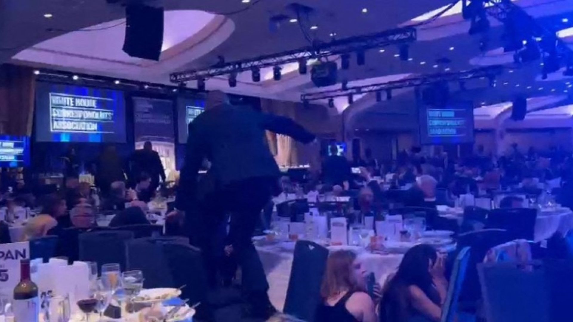 AFP__20260426__A8YW9P2__v2__MidRes__WhiteHouseCorrespondentsAssociationDinner.jpg