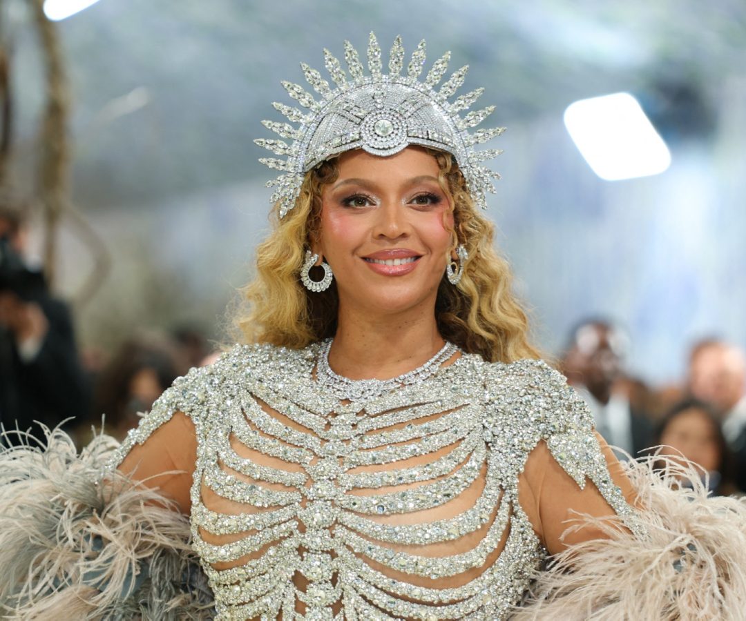 Beyoncé lança, sem avisar, música gravada em 2013 que ficou de fora de álbum