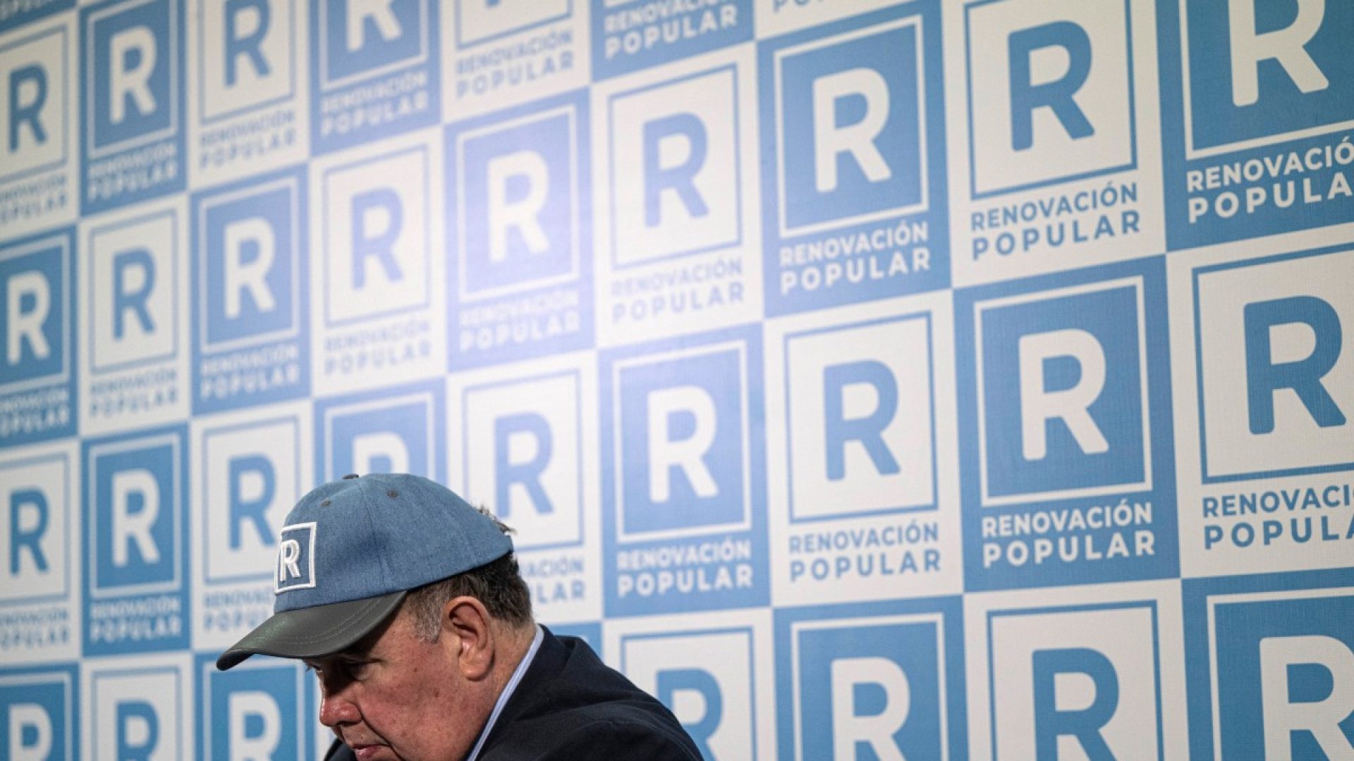 AFP__20260508__B2BE866__v1__MidRes__PeruElectionCandidatePresser.jpg