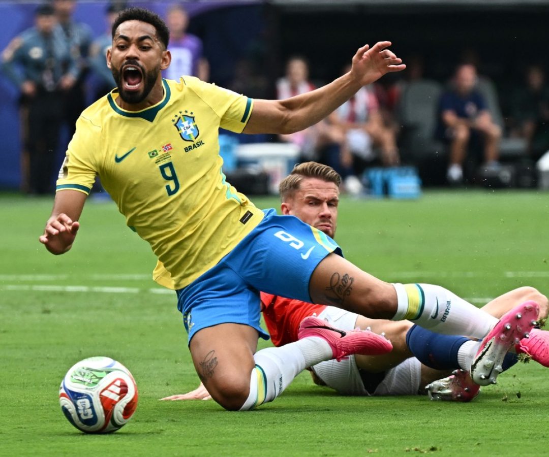 Brasil desperdiça chances, perde para a Noruega e dá adeus à Copa do Mundo