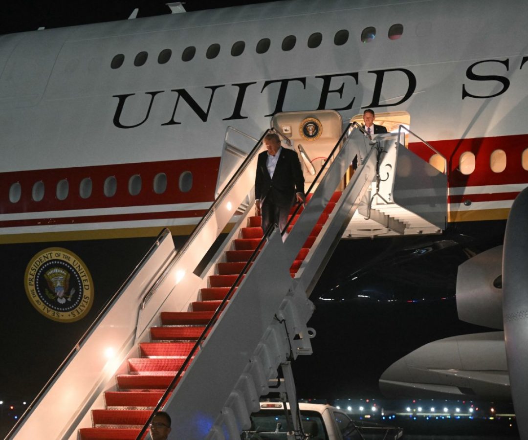 AFP__20260709__B9PC7JF__v1__MidRes__UsPresidentTrumpReturnsFromNatoSummitInTurkey.jpg