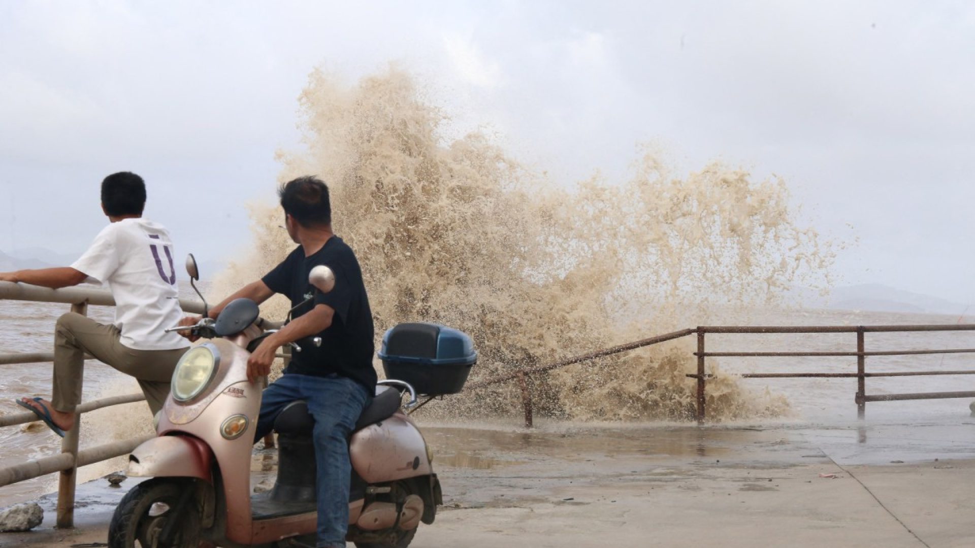 AFP__20260711__B9WG2G3__v1__MidRes__ChinaWeatherTyphoon.jpg