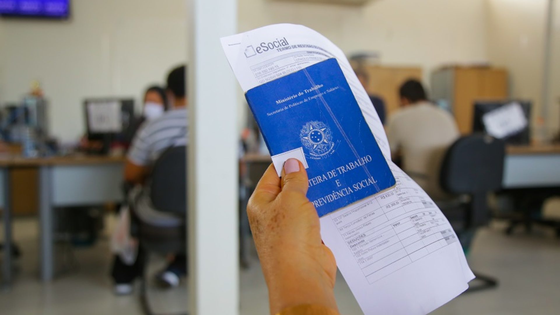 Agências do Trabalhador no DF oferecem 609 vagas com salários até R$ 3,3 mil