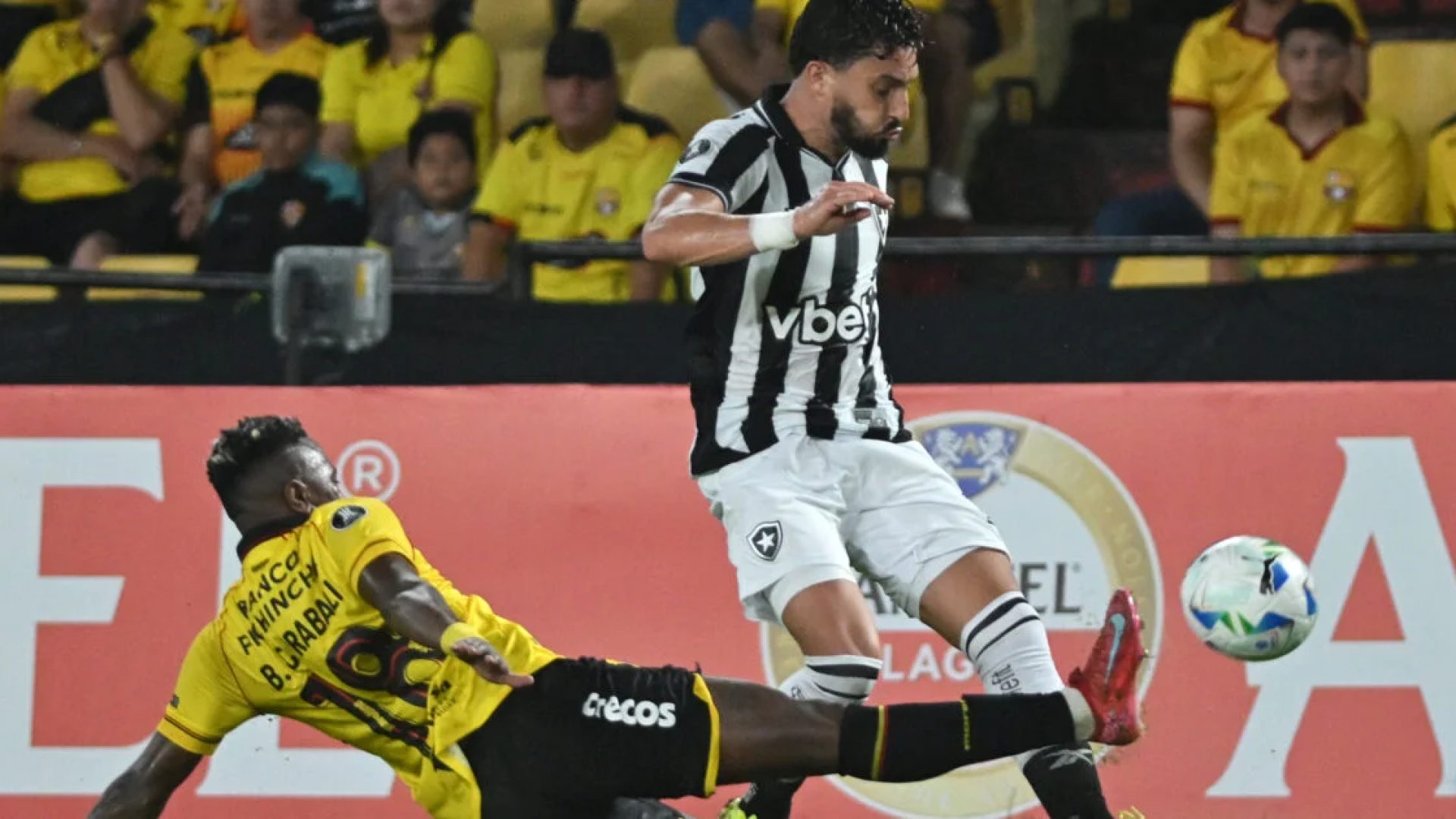 Fora de casa, Botafogo busca empate contra Barcelona-EQU pela pré-Libertadores