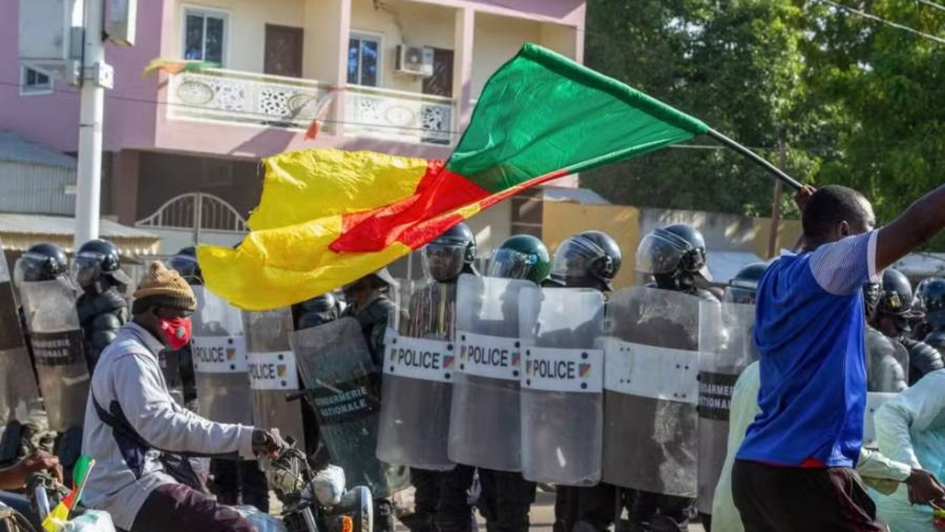 Camaroes-protestos.jpg