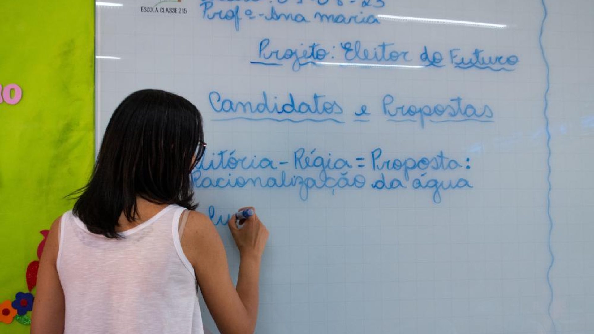 Governo do DF sanciona lei que amplia valorização da carreira do magistério público
