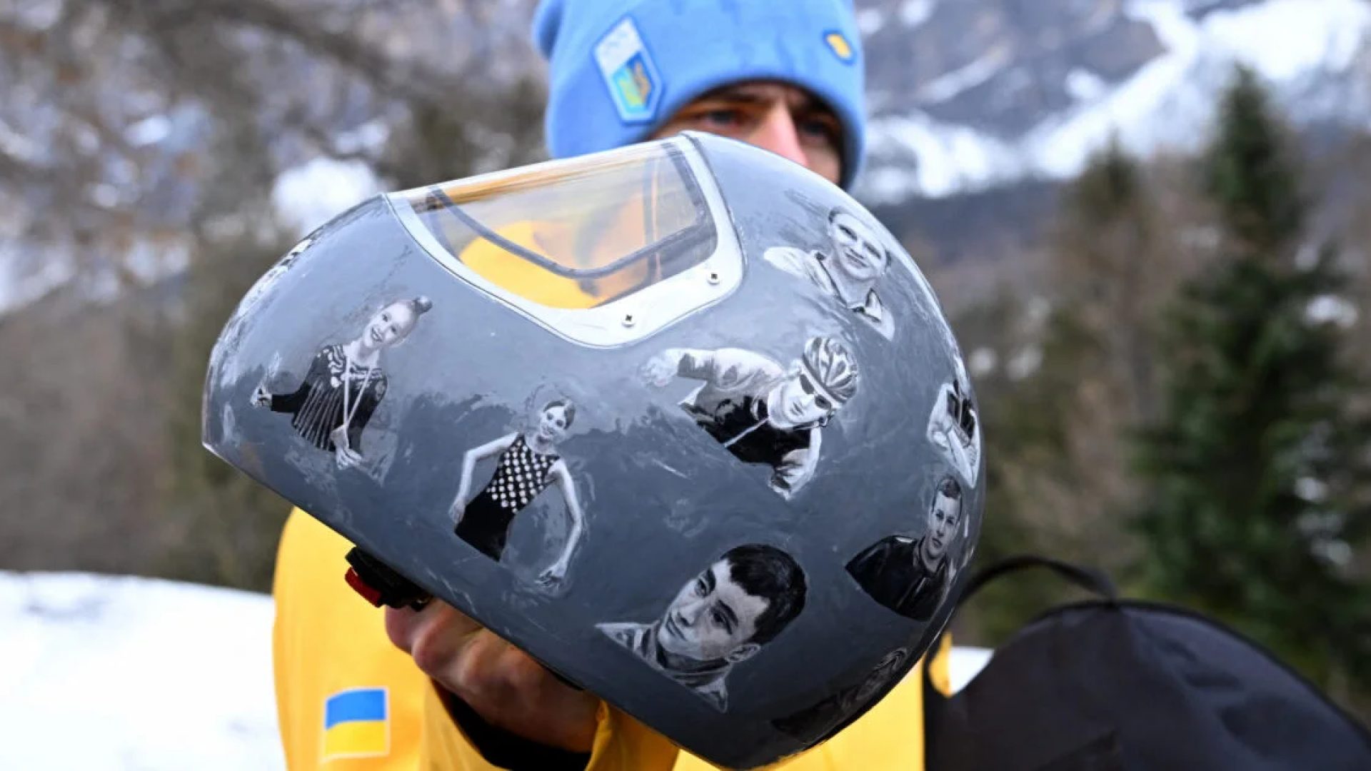 Atleta ucraniano é banido dos Jogos Olímpicos de Inverno após protesto com capacete