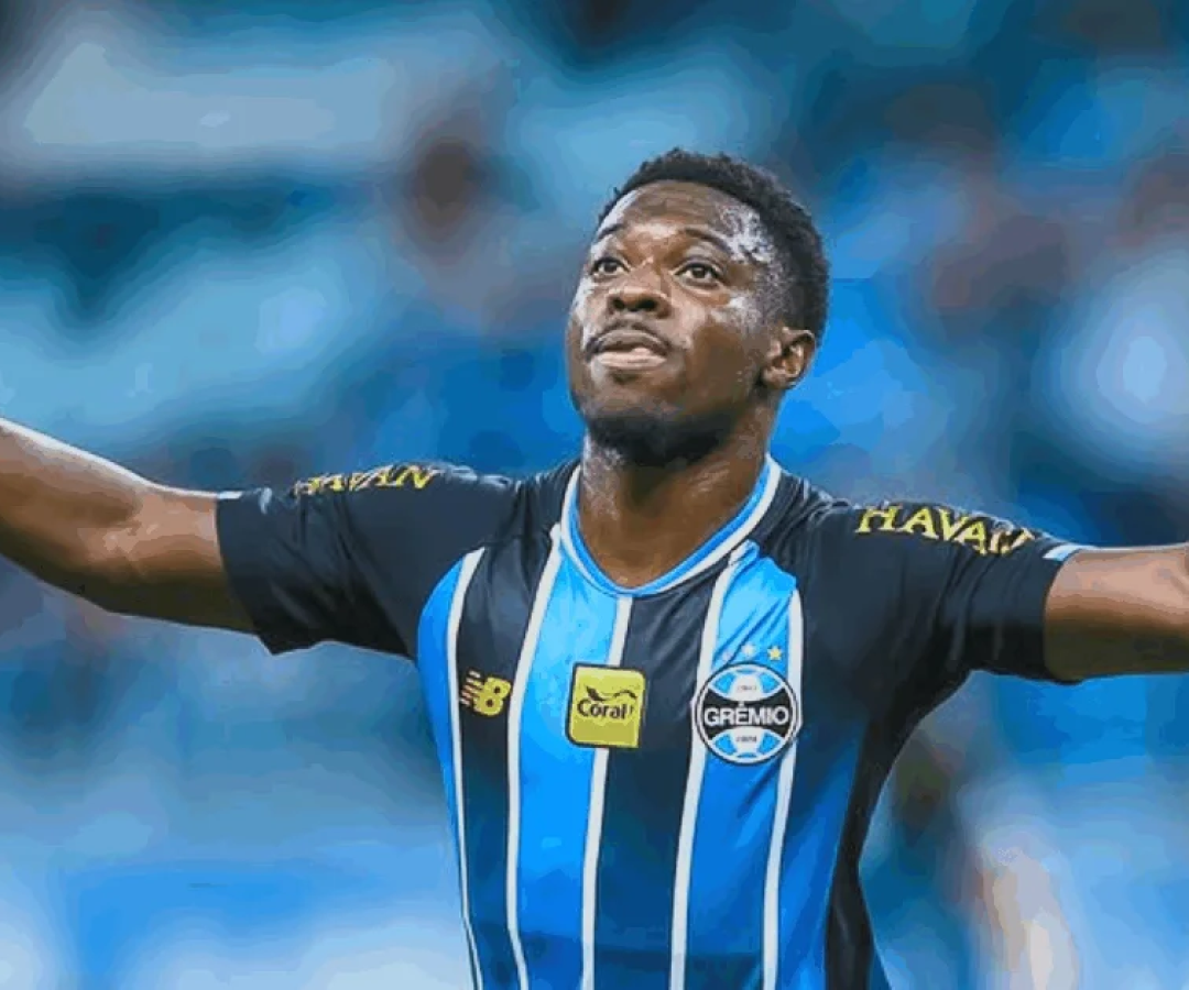 Grêmio fura a retranca do Riestra no fim e vence a 1ª na Sula