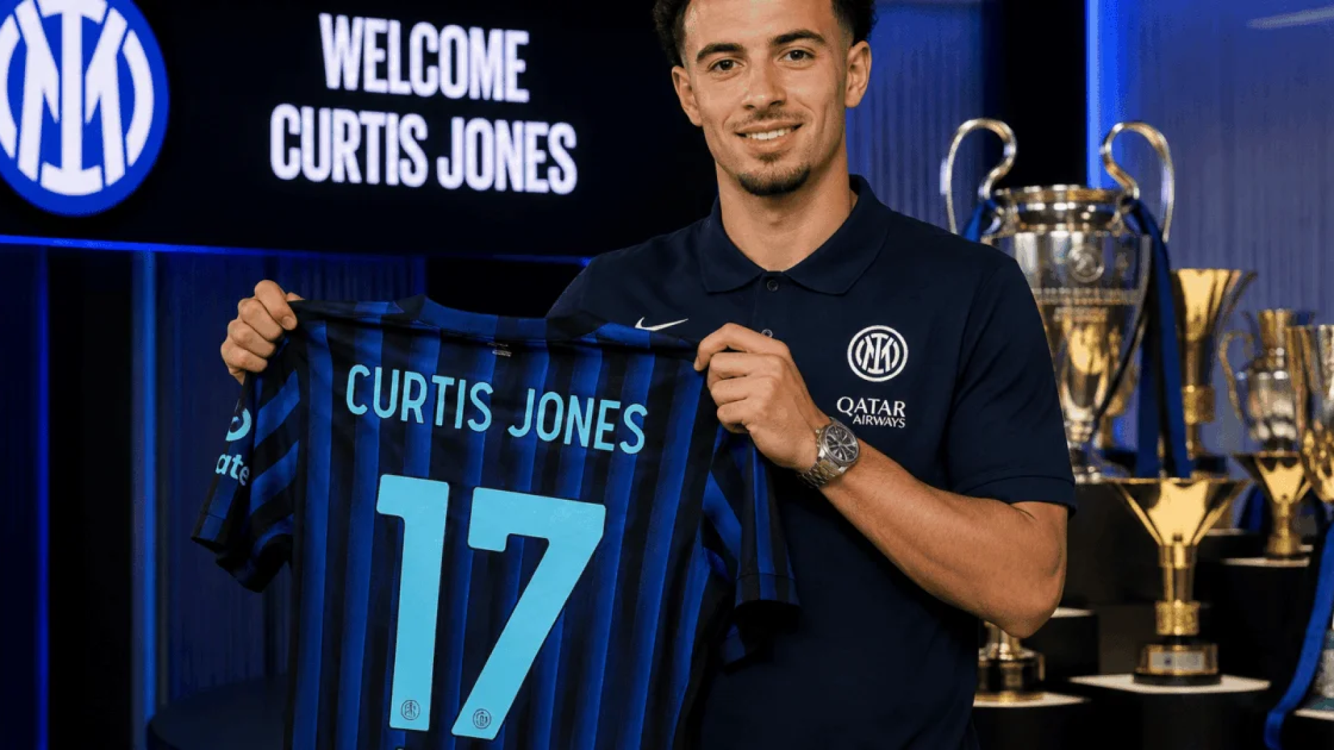 Inter de Milão contrata Curtis Jones do Liverpool por “32 milhões de euros”