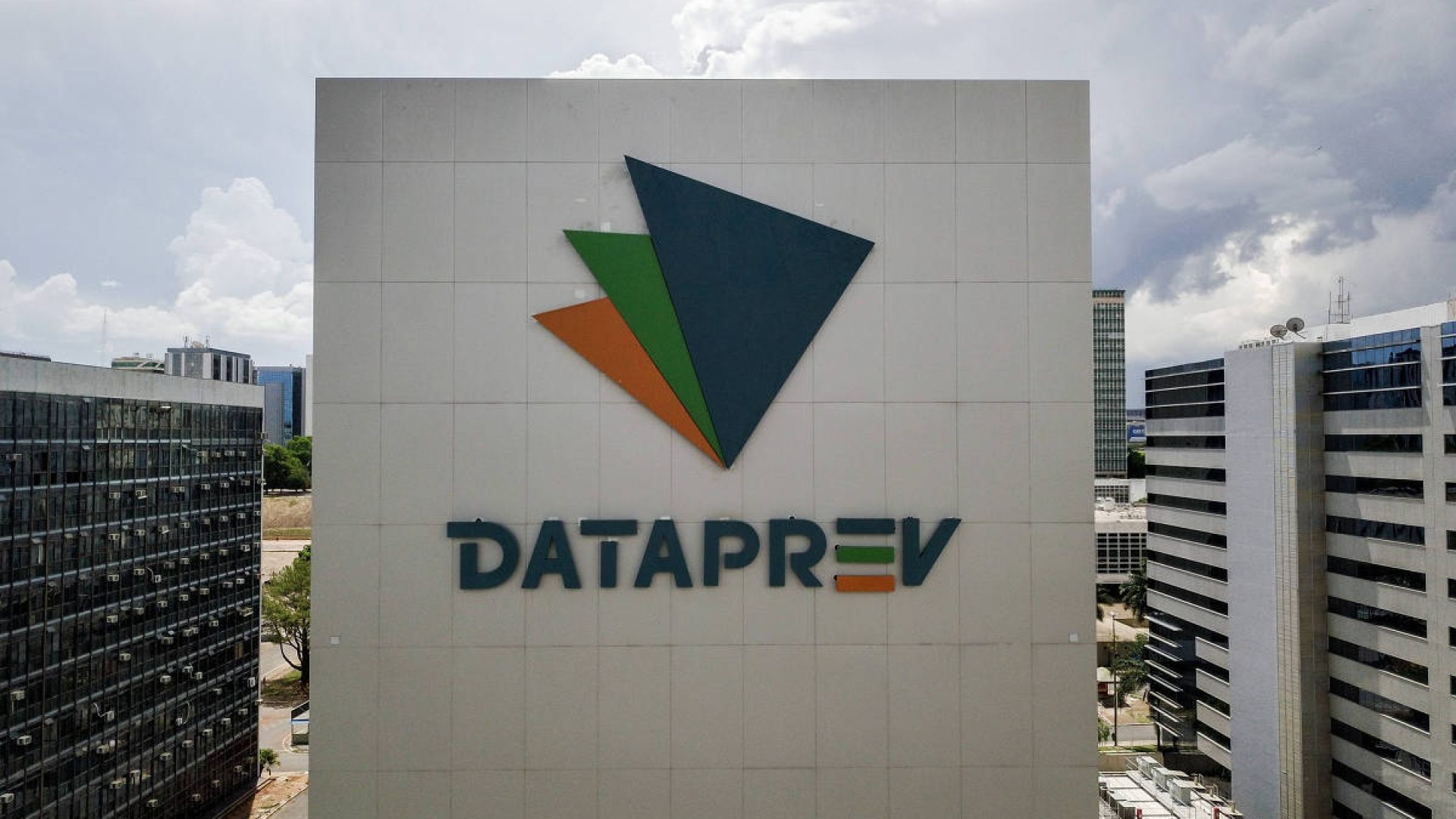 Dataprev abre concurso com 212 vagas e salários de até R$ 10,6 mil