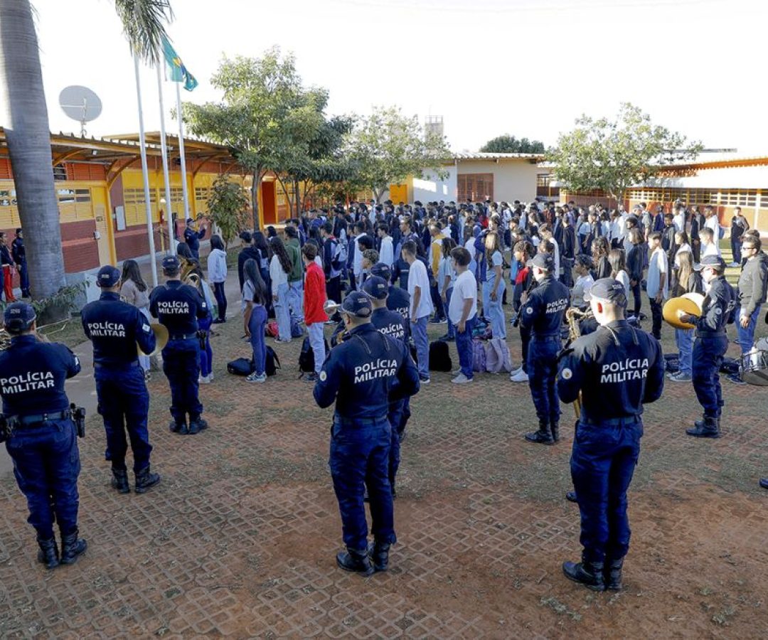 DF abre credenciamento para uniformes de escolas cívico-militares