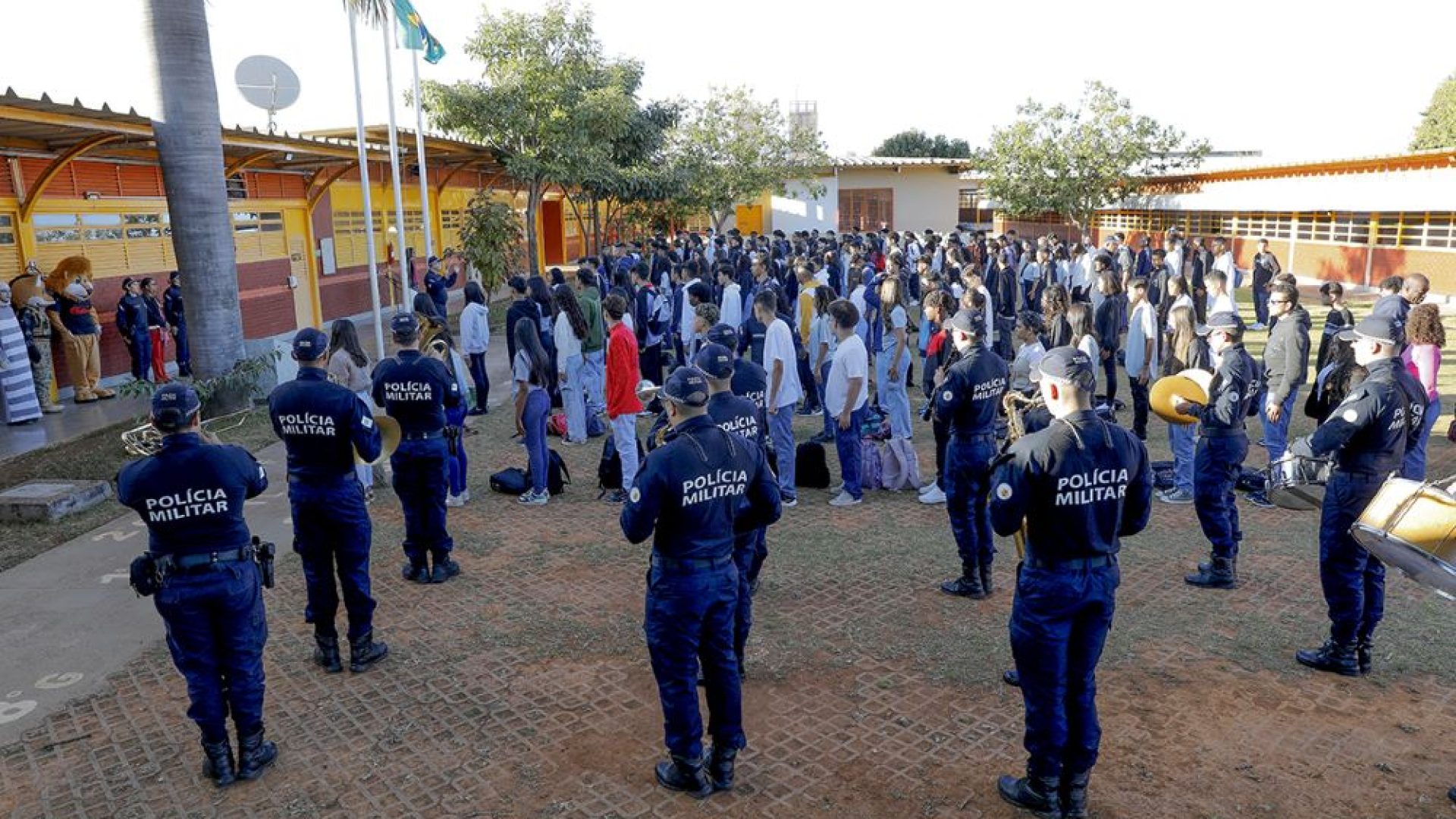 DF abre credenciamento para uniformes de escolas cívico-militares