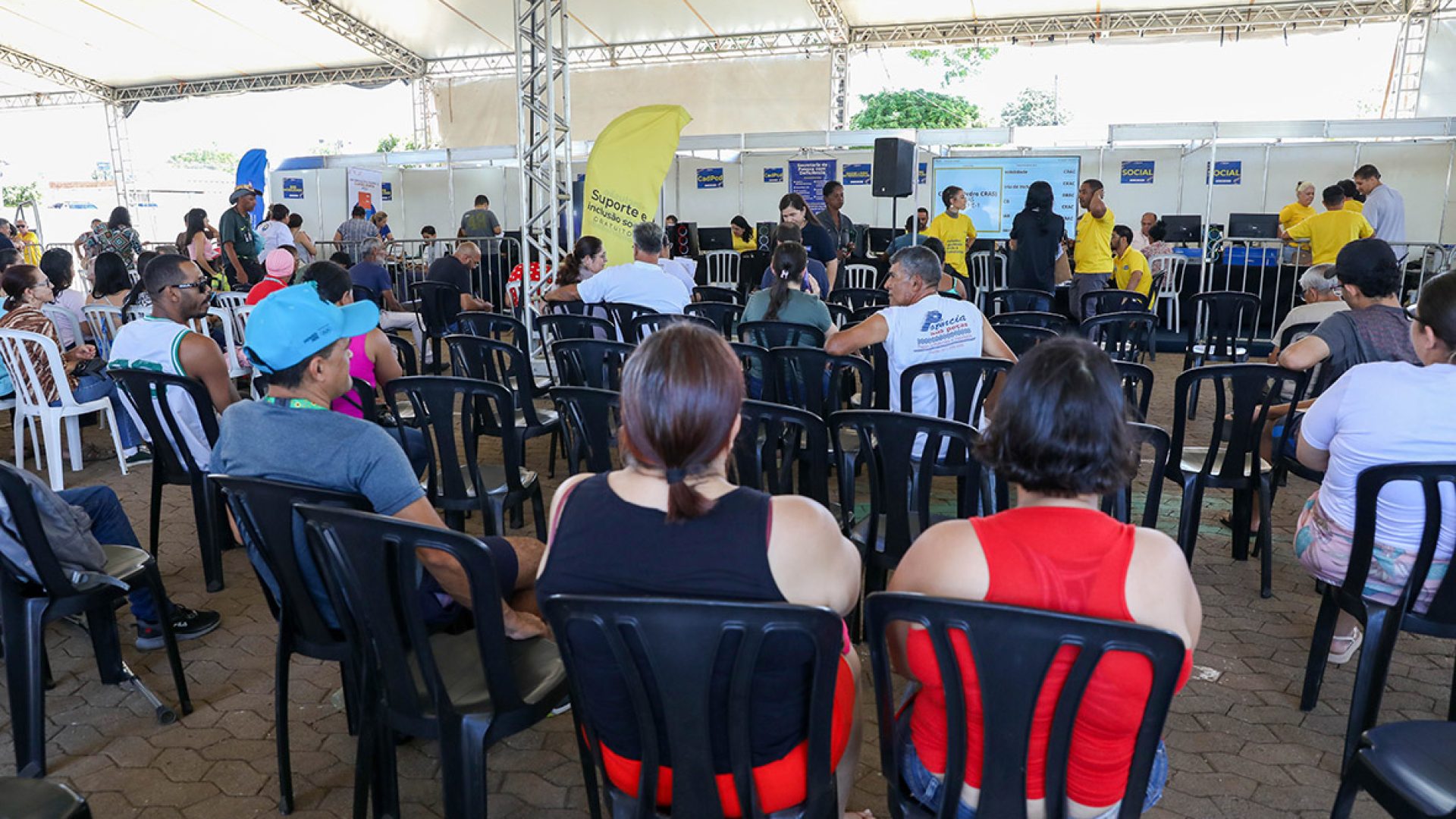 Com mais de 2 mil atendimentos, Carreta da Inclusão leva cidadania e acessibilidade a Brazlândia