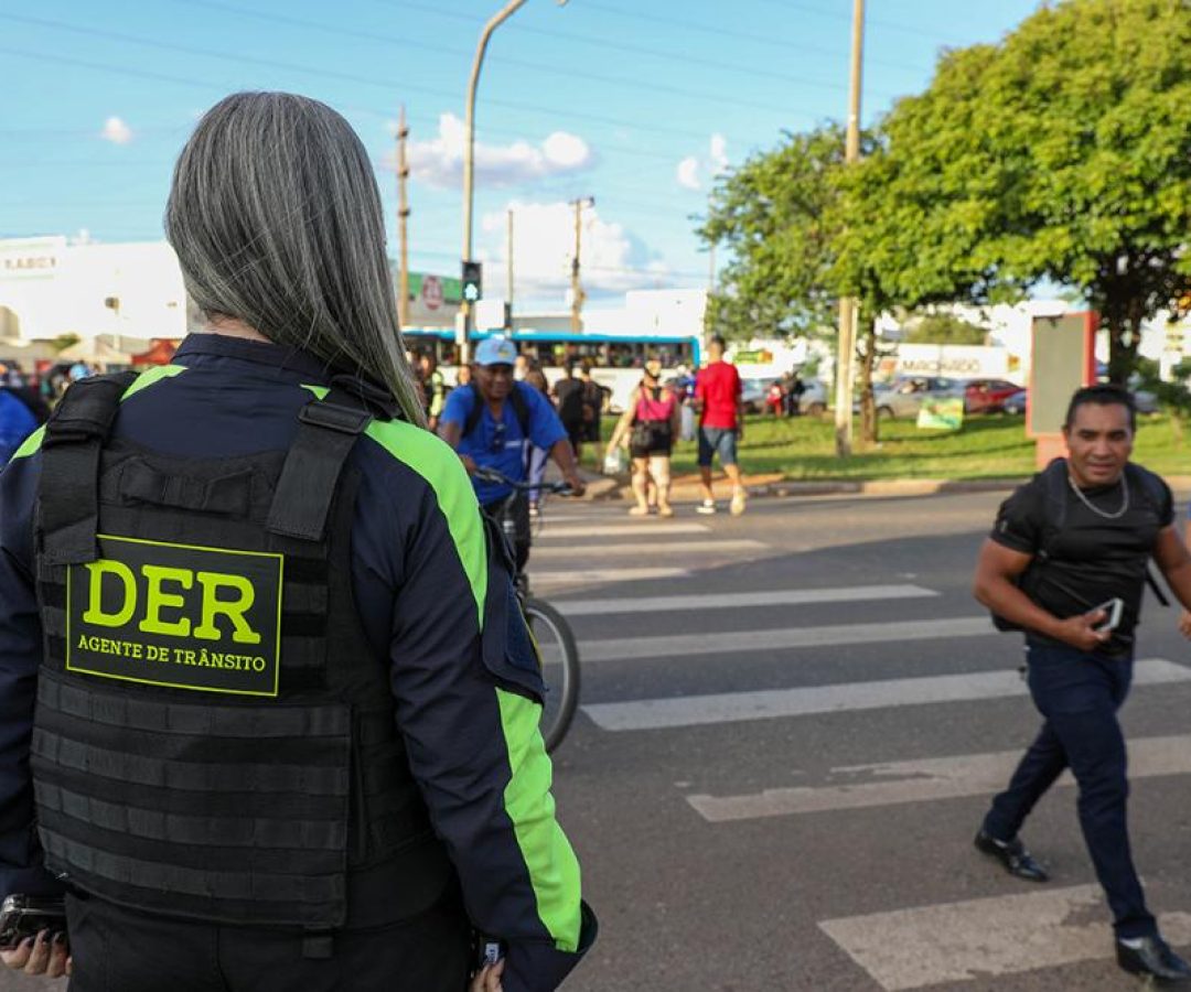 Operação Sinistro Zero conscientiza pedestres sobre importância da travessia segura para evitar acidentes e colisões