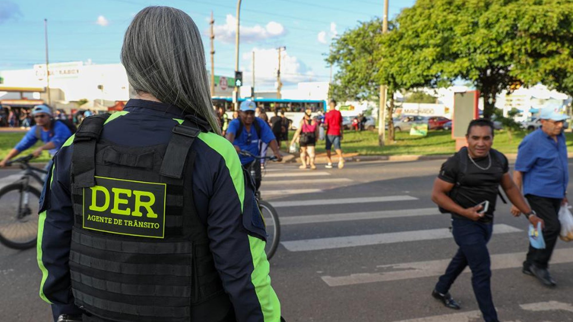 Operação Sinistro Zero conscientiza pedestres sobre importância da travessia segura para evitar acidentes e colisões