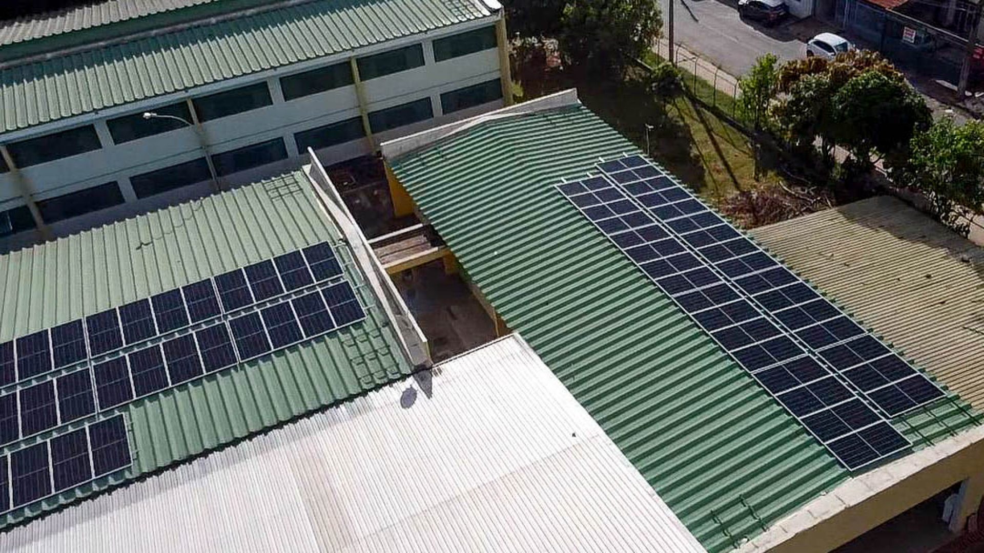 Brasília lidera geração de energia solar entre capitais e amplia uso em prédios públicos e escolas