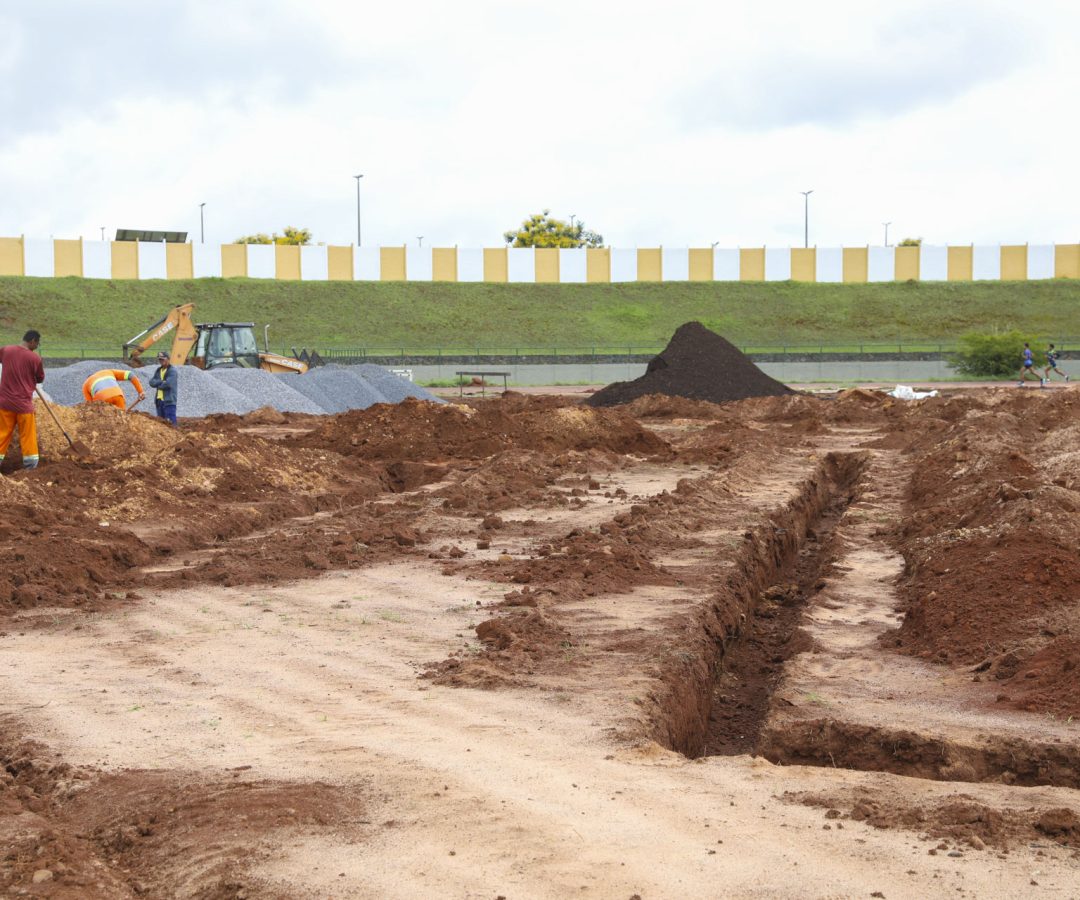 Com investimento de R$ 1,8 milhão em drenagem, GDF recupera gramado do Estádio Augustinho Lima, em Sobradinho