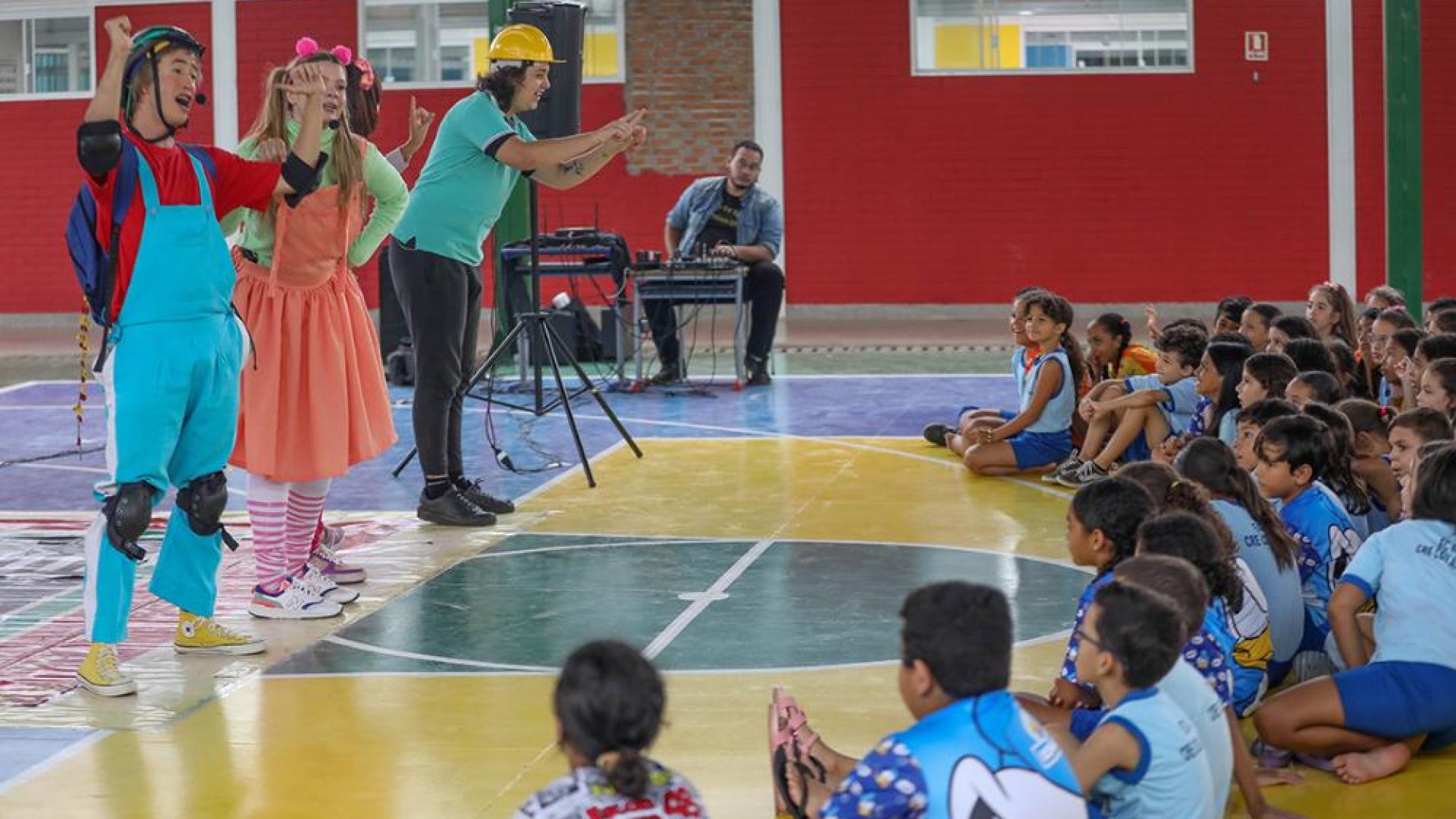 Estudantes de Ceilândia aprendem sobre segurança e cidadania no trânsito em ação educativa do Detran-DF