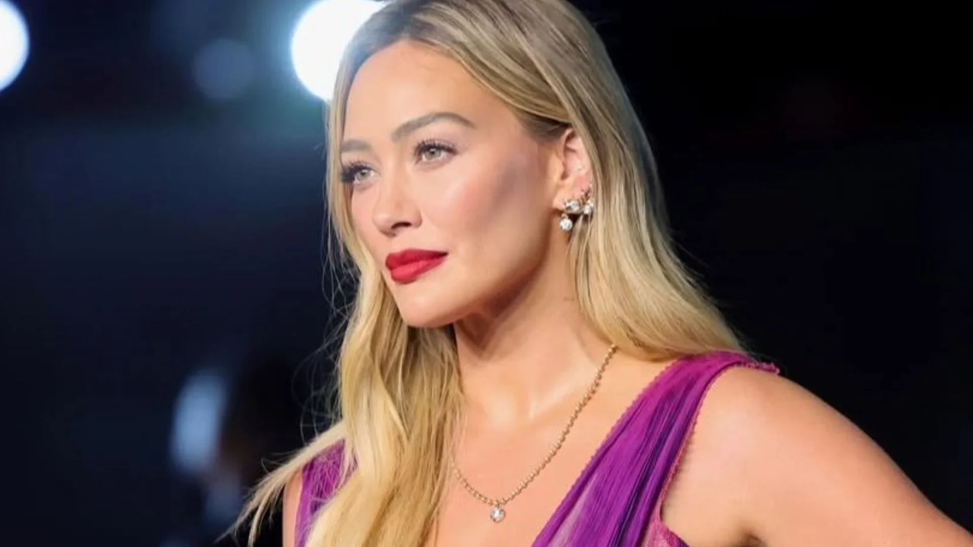 Hilary Duff prepara retorno aos palcos internacionais após duas décadas