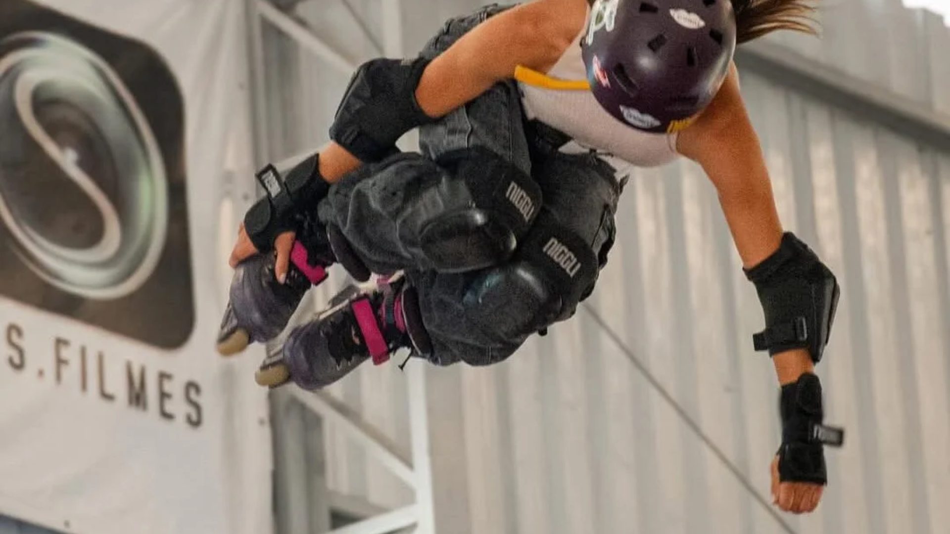 Saiba quem é ‘Julika’, brasileira fênomeno do patins street e park