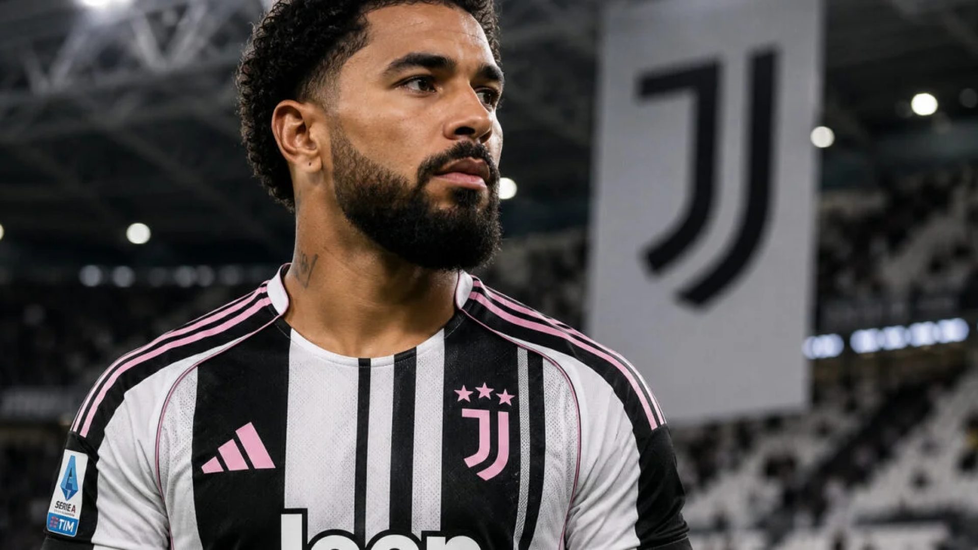 Douglas Luiz permanece” na Juventus para 2026/27