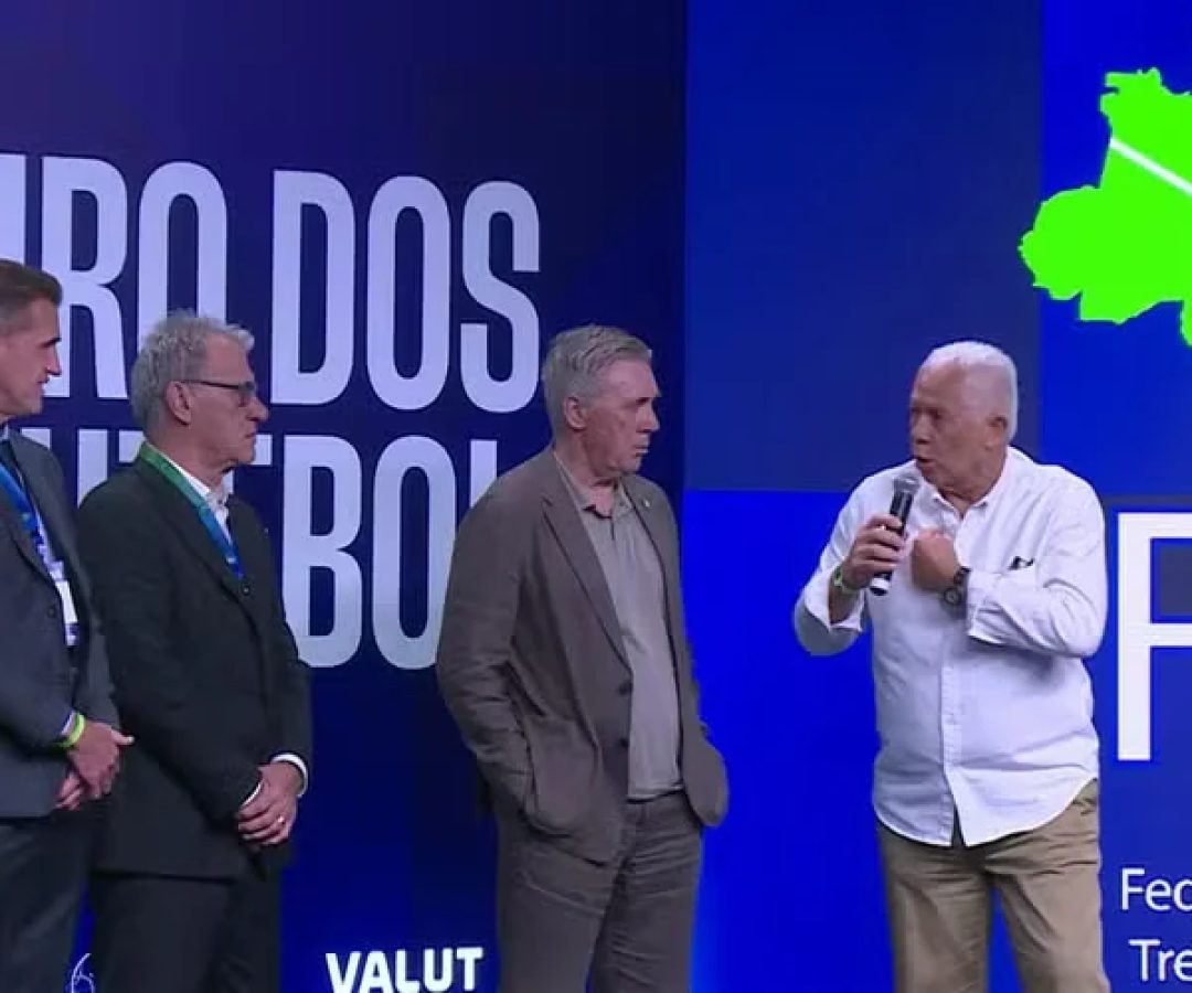 Federação dos Técnicos repudia ataques de Oswaldo de Oliveira e Leão a estrangeiros