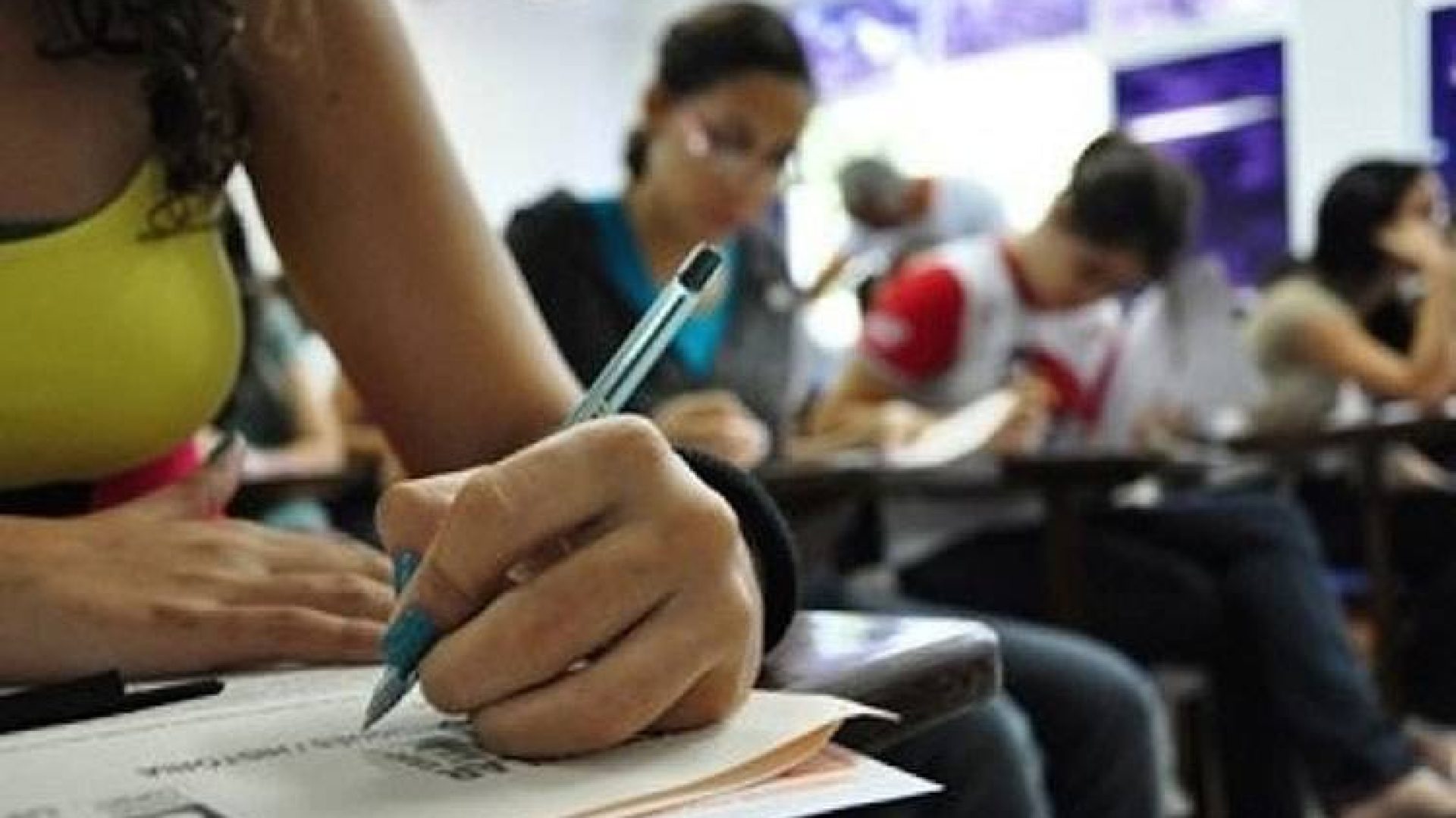 Enem: candidata encontra reportagem assinada por ela em questão: ‘Fiquei com medo de errar’