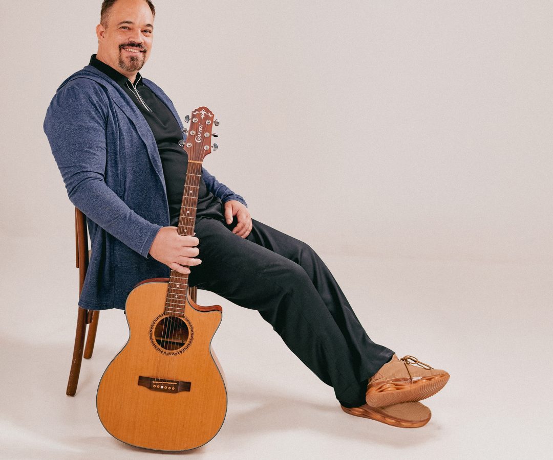 Felipe Cyntrão lança o álbum Brasílias de Luz em show no Teatro dos Ventos