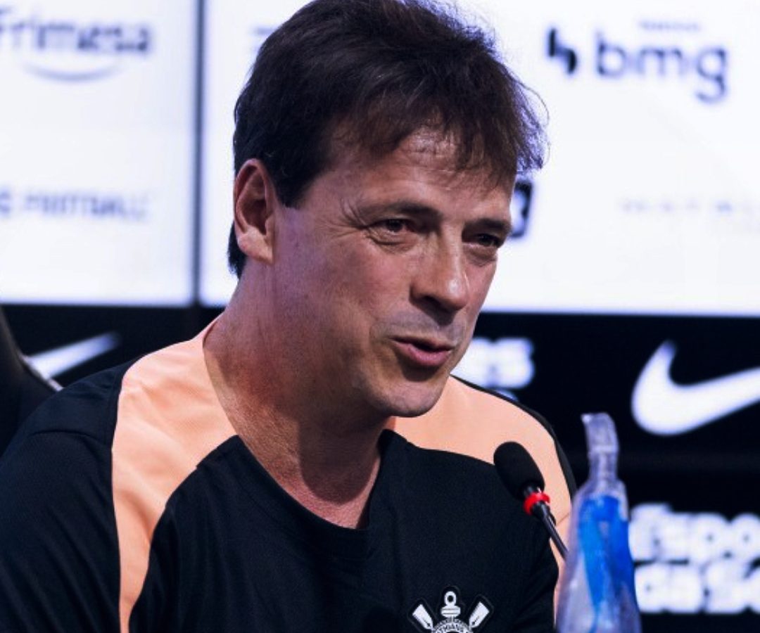 Fernando Diniz chega ao Corinthians e a gente levanta toda a capivara
