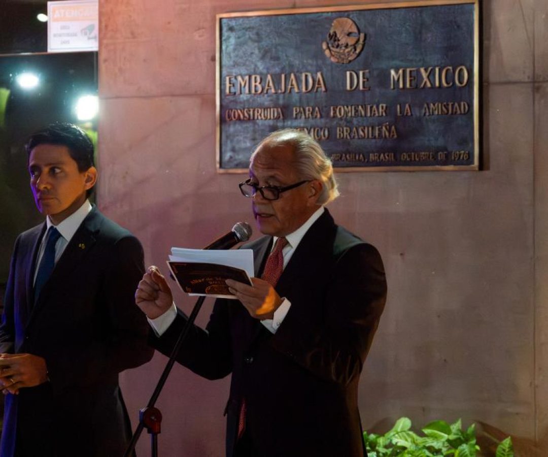 Estudantes do CIL 02 participam de celebração do Dia dos Mortos na Embaixada do México
