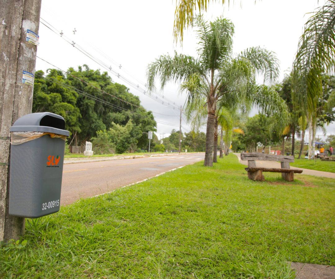 GDF já instalou mais de 26 mil lixeiras desde 2020; vandalismo compromete parte do serviço