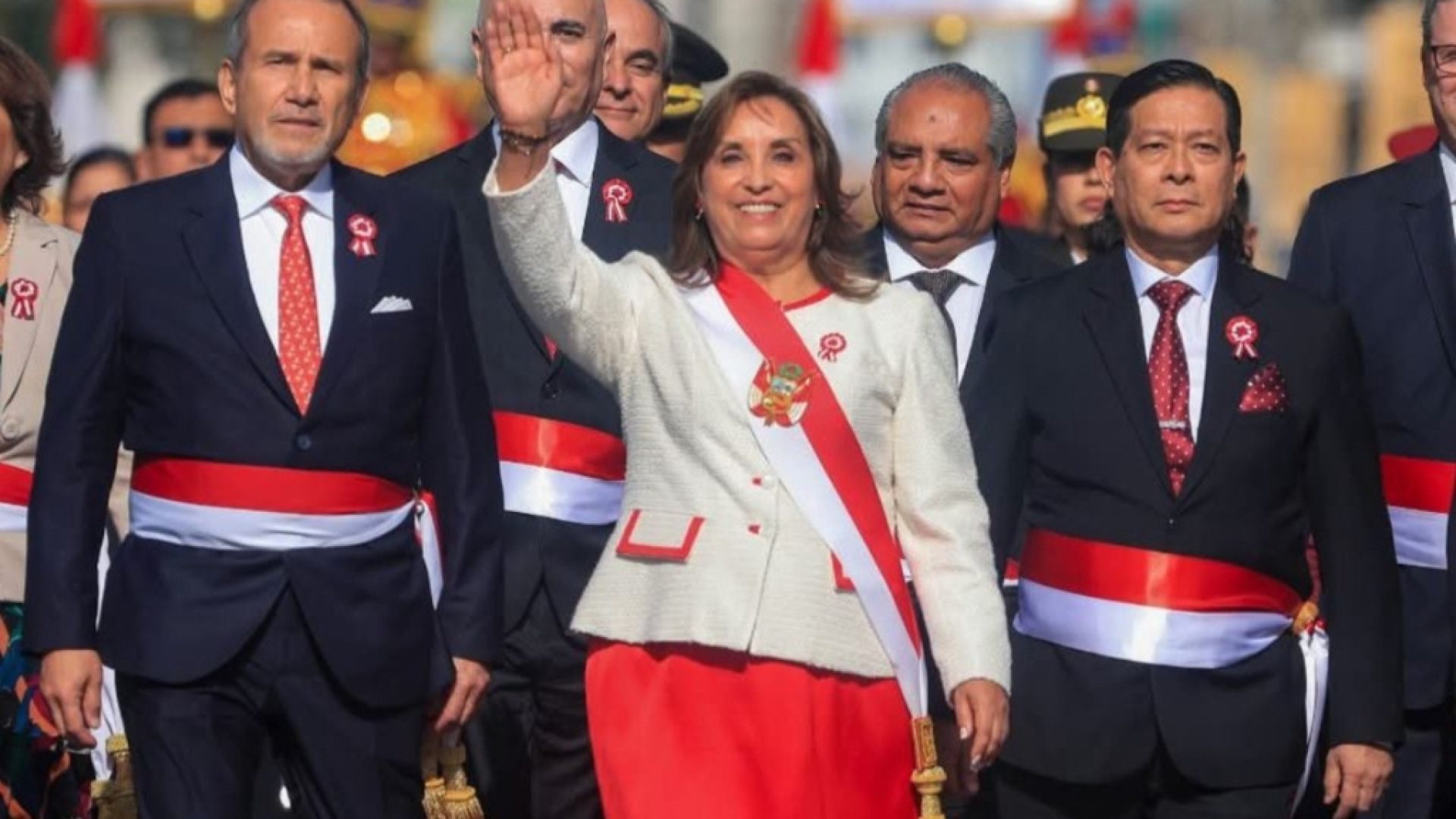 Congresso do Peru remove Dina Boluarte da presidencia "incapacidade moral permanente"