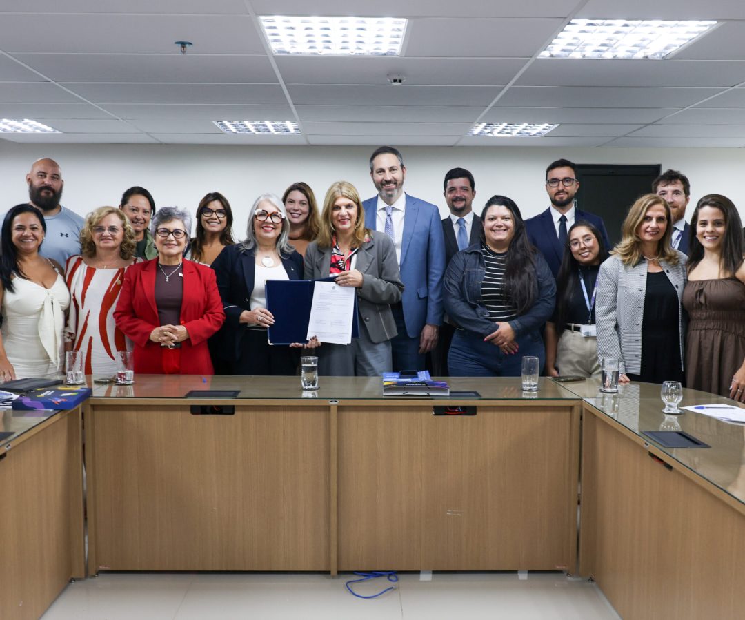 GDF e Senado firmam acordo para capacitar professores em educação cidadã