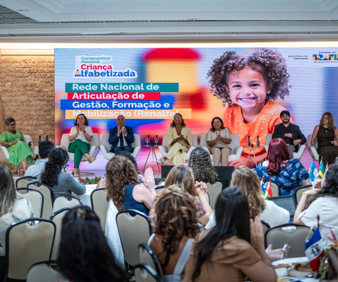 Evento debate estratégias de alfabetização