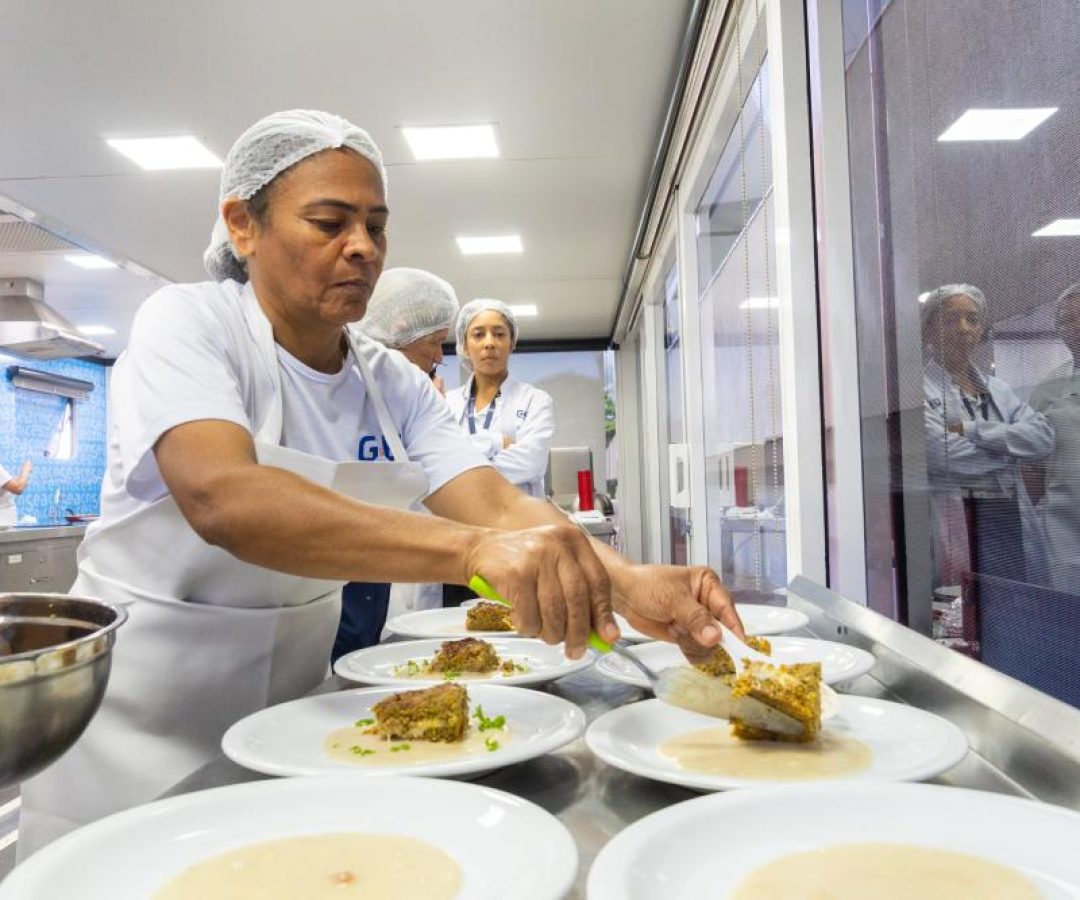 Concurso Sabor de Escola 2025 elege a melhor merendeira da rede pública do DF