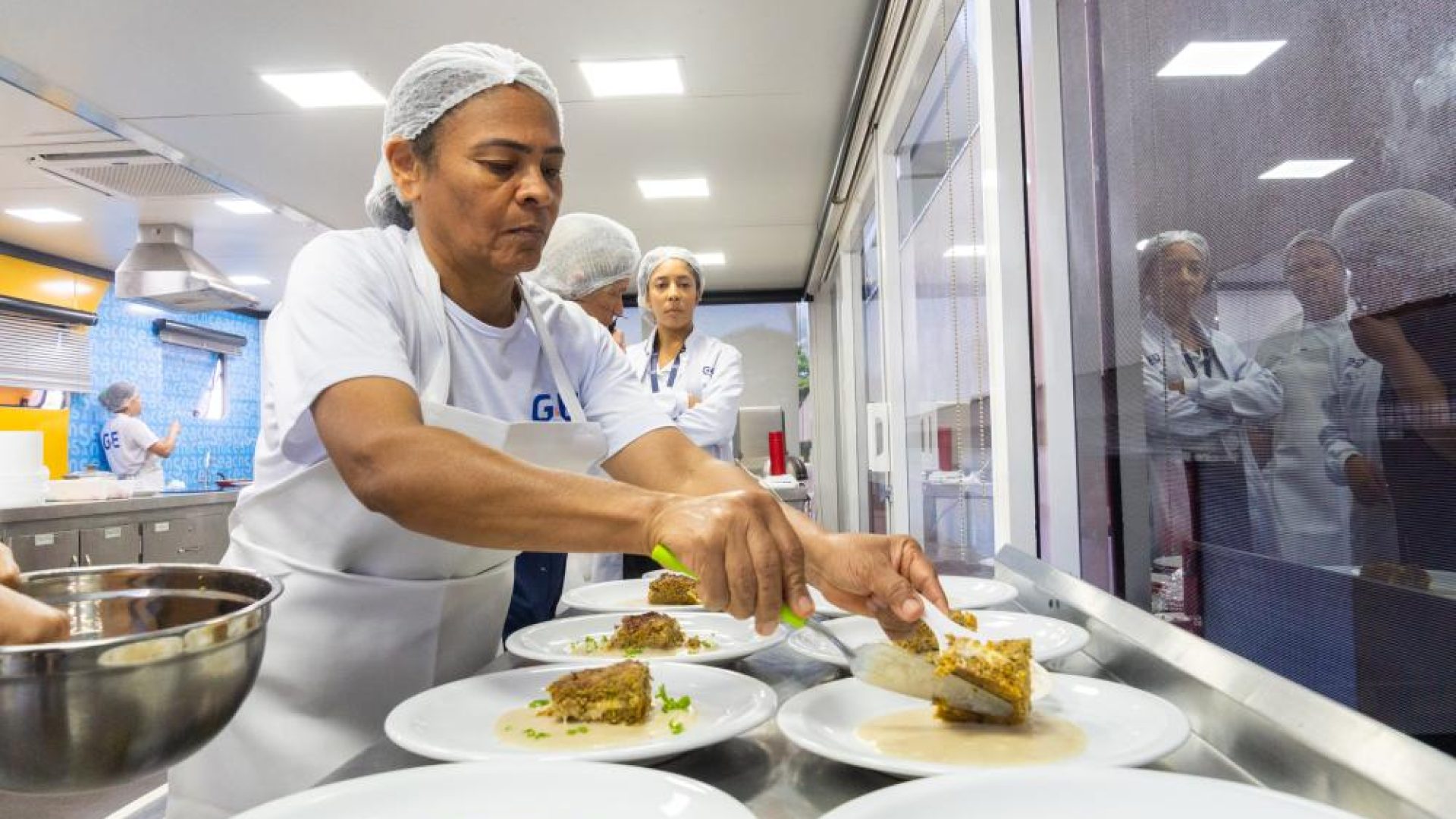 Concurso Sabor de Escola 2025 elege a melhor merendeira da rede pública do DF