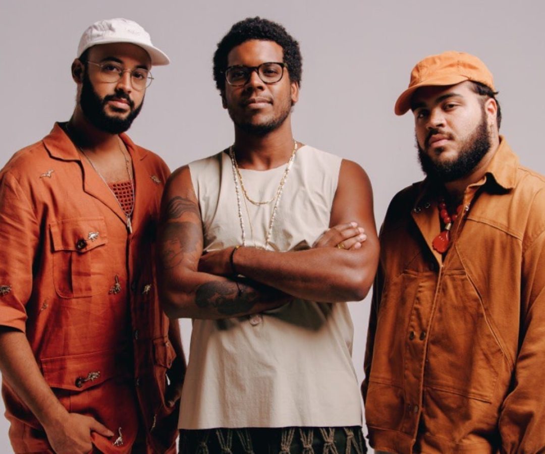 Gilsons trazem nova turnê a Brasília com show que marca fase de amadurecimento do trio