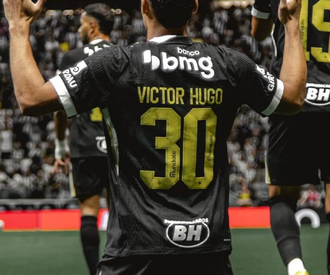 Atlético-MG vence Athletico-PR e sobe na tabela do Brasileirão