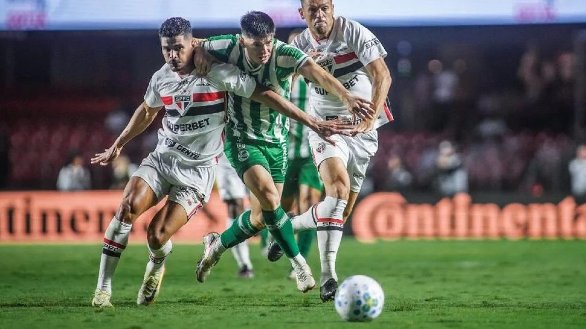 São Paulo vence Juventude só por 1 a 0 na Copa do Brasil e sai vaiado