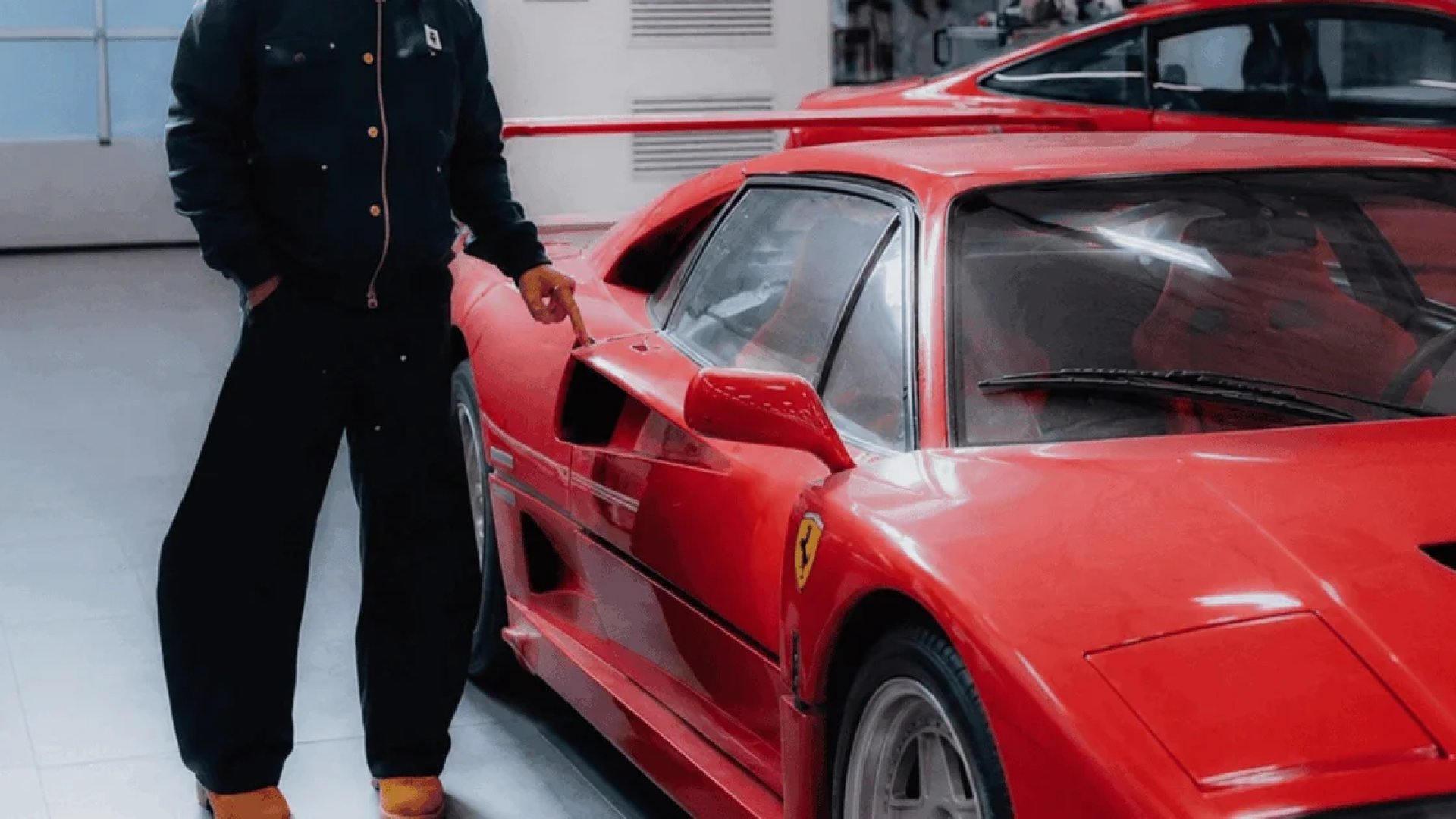 Lewis Hamilton pilota Ferrari F40 em Monza e a chama de carro dos sonhos