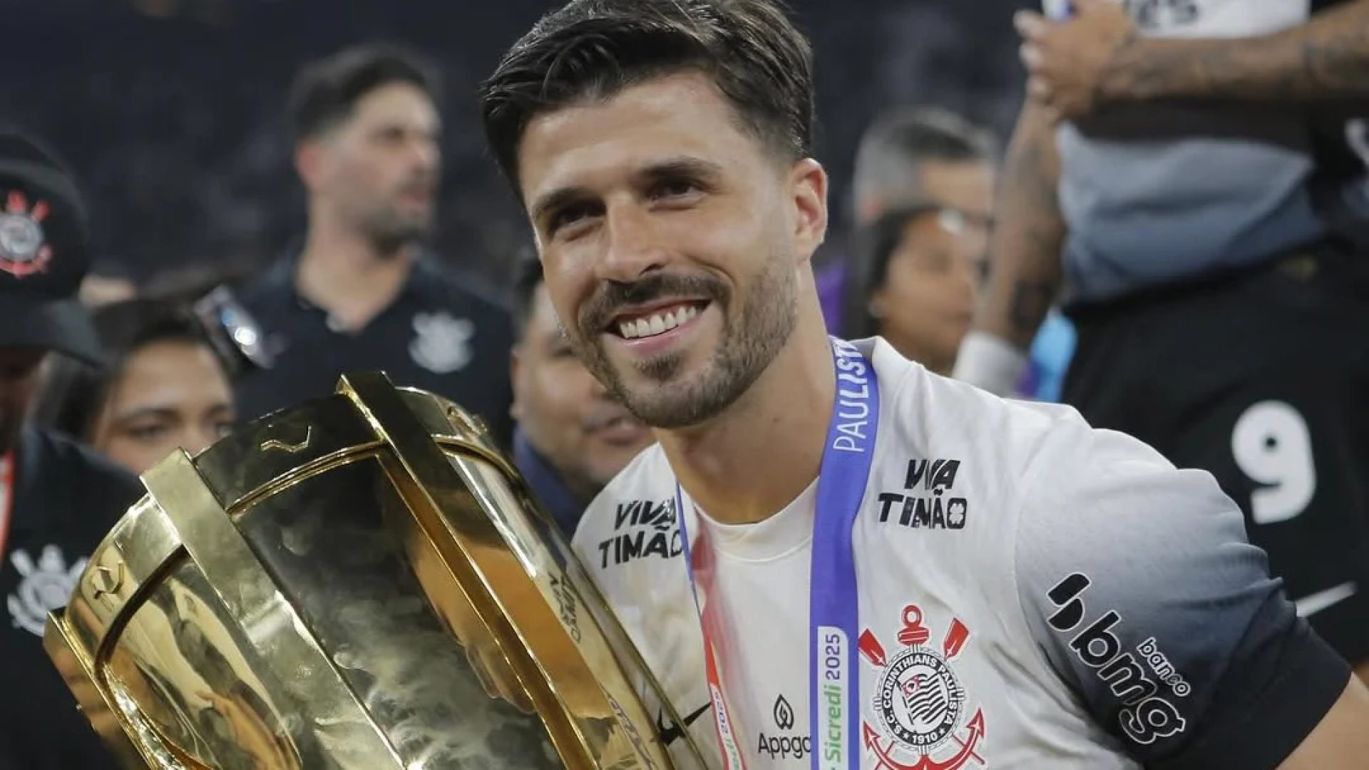 Corinthians rescinde contrato com Héctor Hernández e projeta economia de R$ 4,8 mi