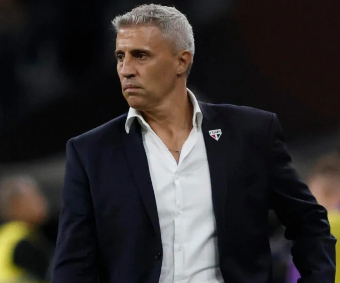 Após derrota em clássico, Crespo pede por ‘jogadores com saúde’ em 2026