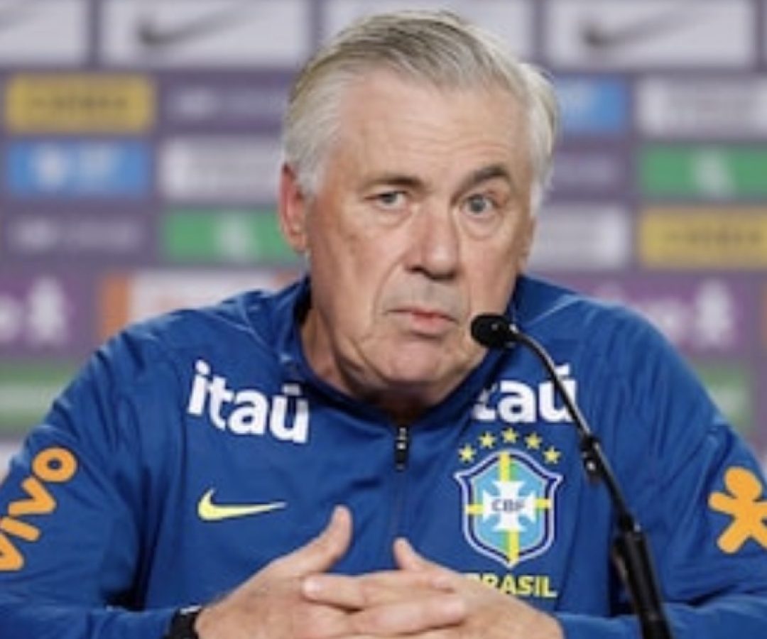 O time da estreia nunca jogou junto. E dai? As cinco estrelas nasceram de times inéditos