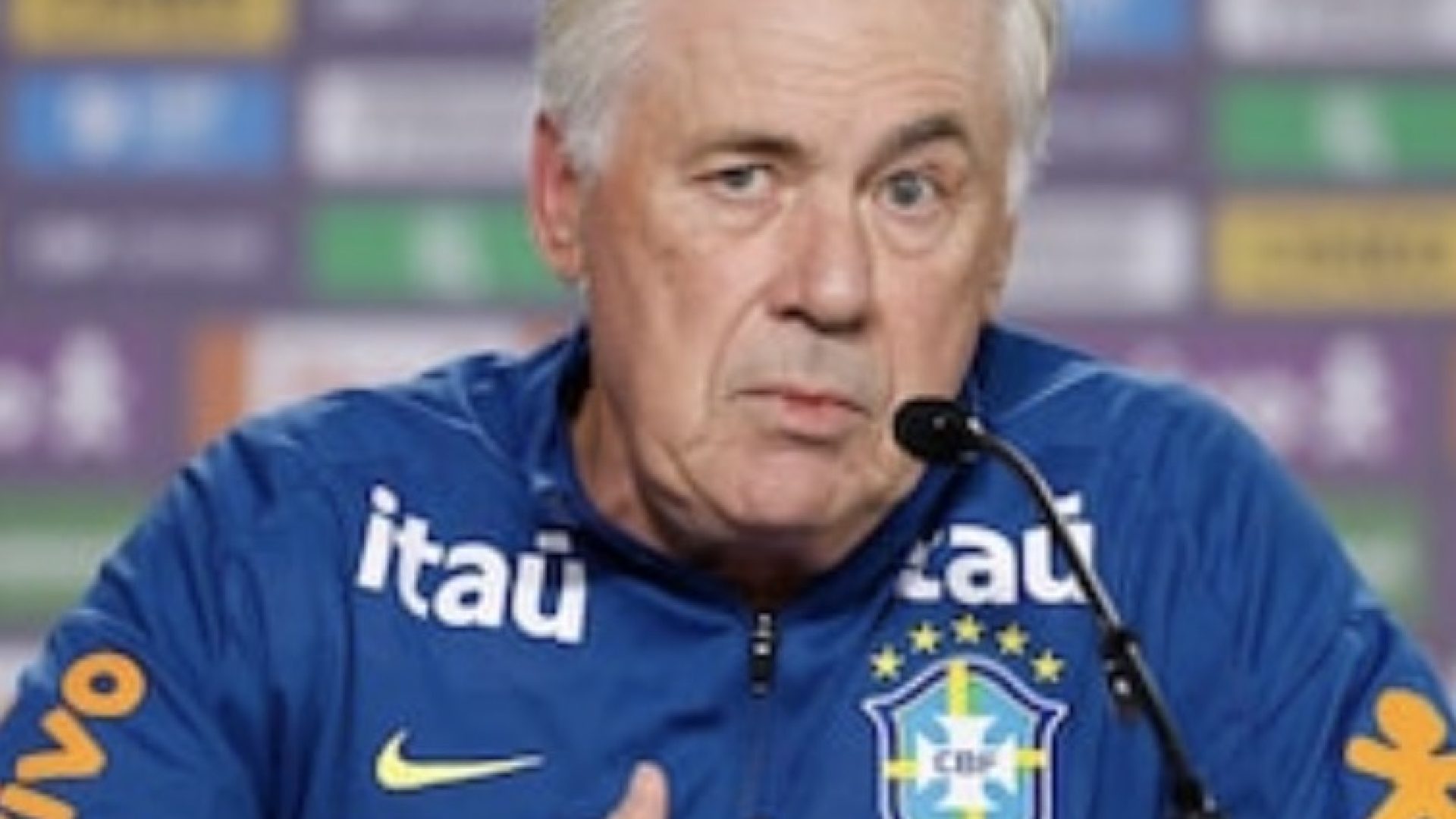 O time da estreia nunca jogou junto. E dai? As cinco estrelas nasceram de times inéditos