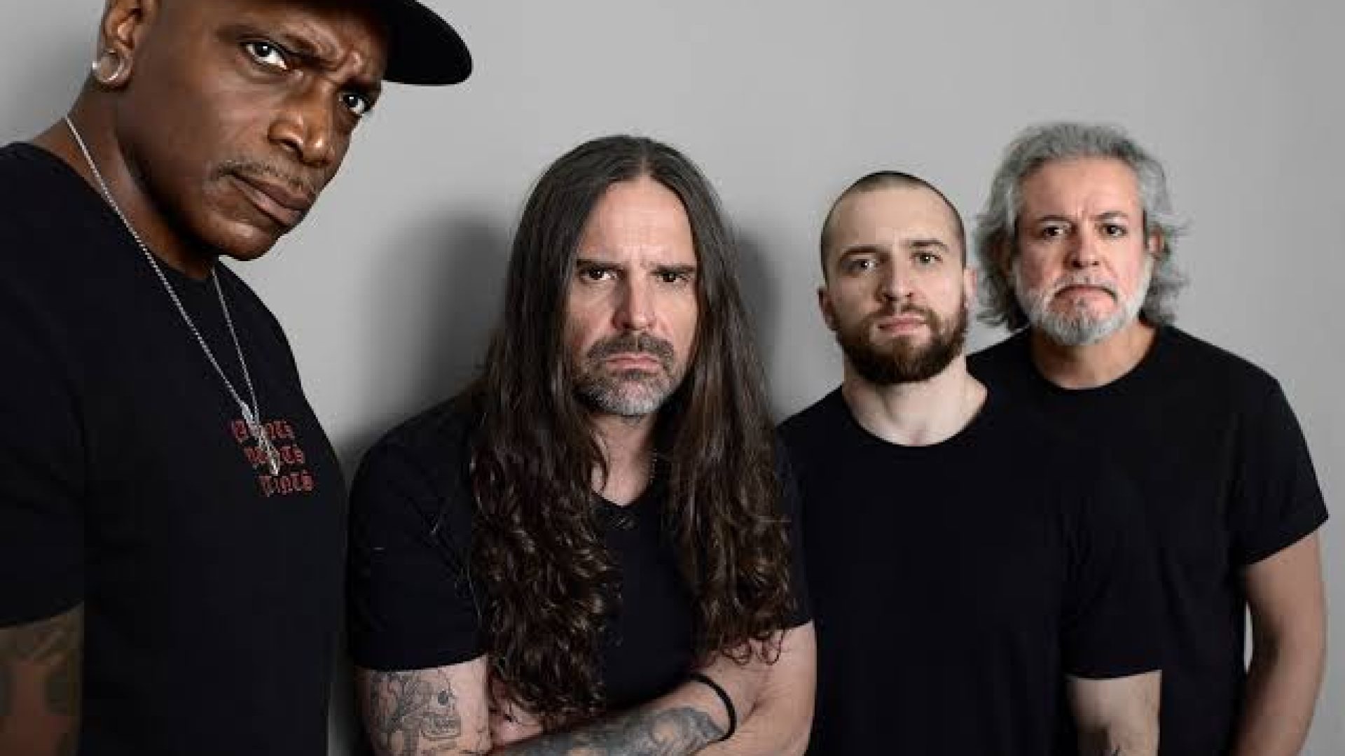 Sepultura antecipa final de turnê de despedida com novos detalhes de EP inédito