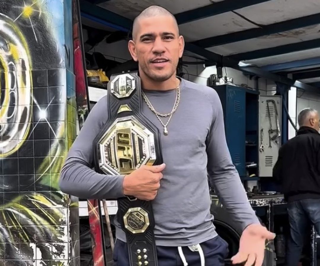 Poatan volta à borracharia e provoca rival russo: “O Ankalaev estava certo”