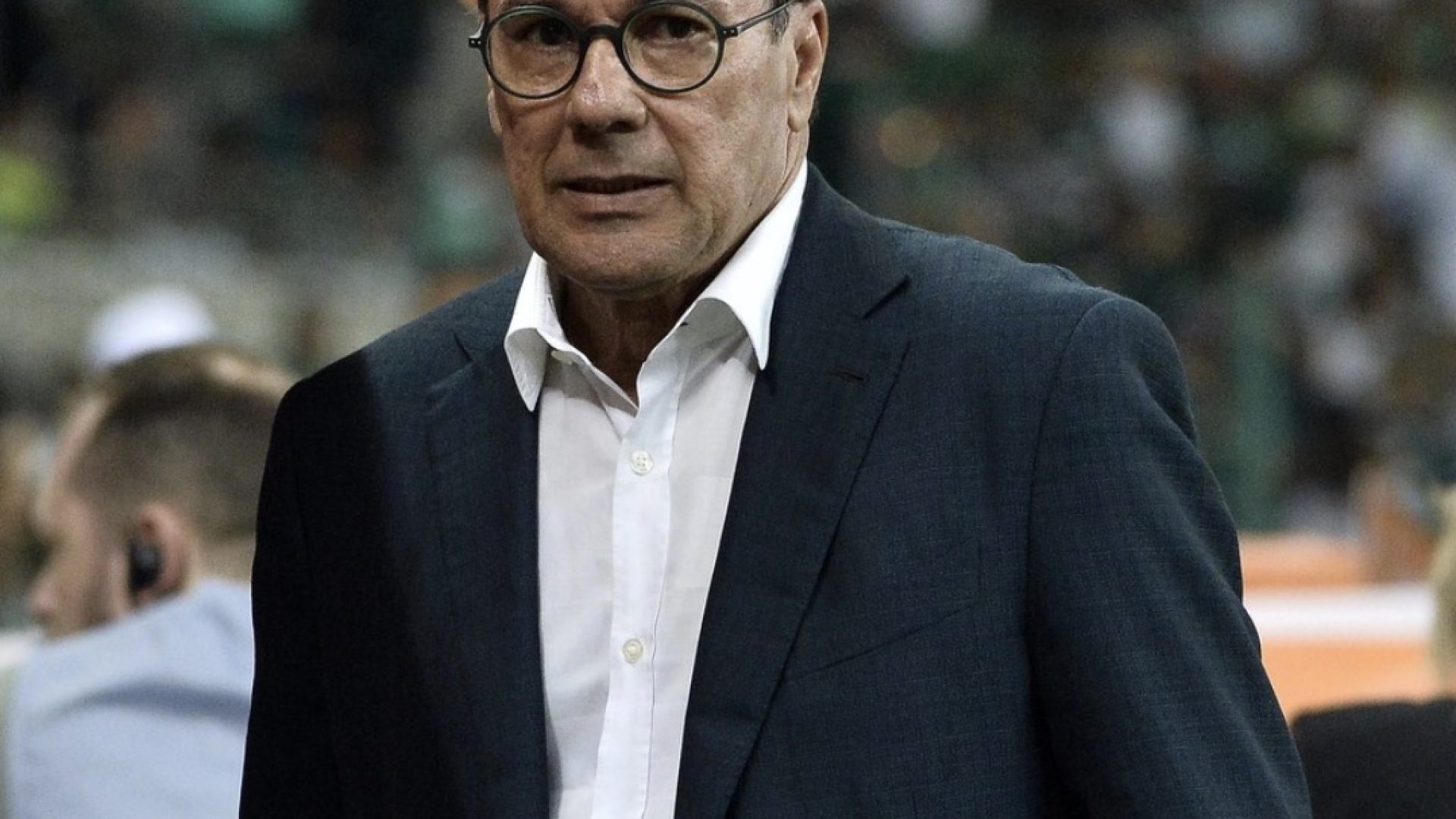 Luxemburgo estreia na política e expõe contraste com o futebol