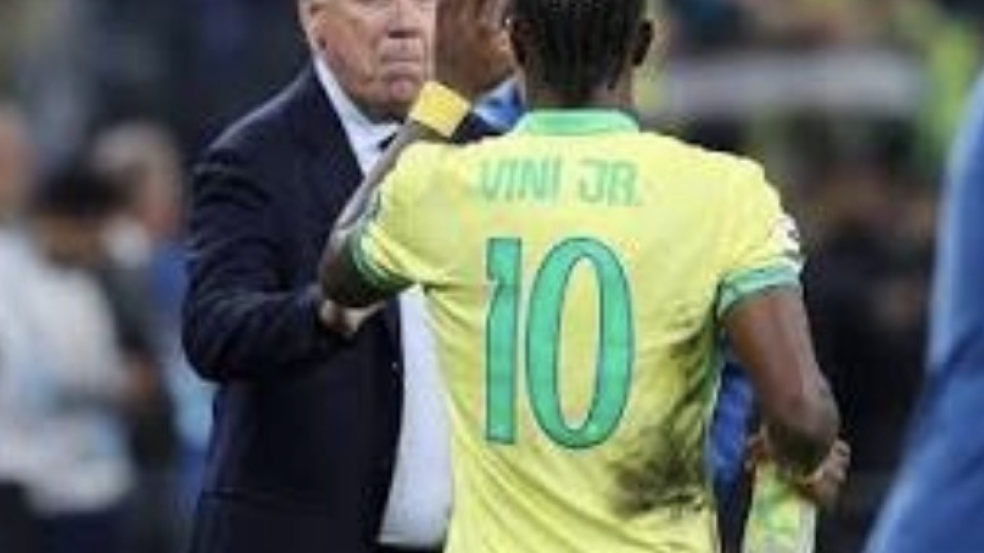 Vinícius Júnior vive crise aberta no Real Madrid, e imprensa espanhola vê Seleção como “refúgio emocional”