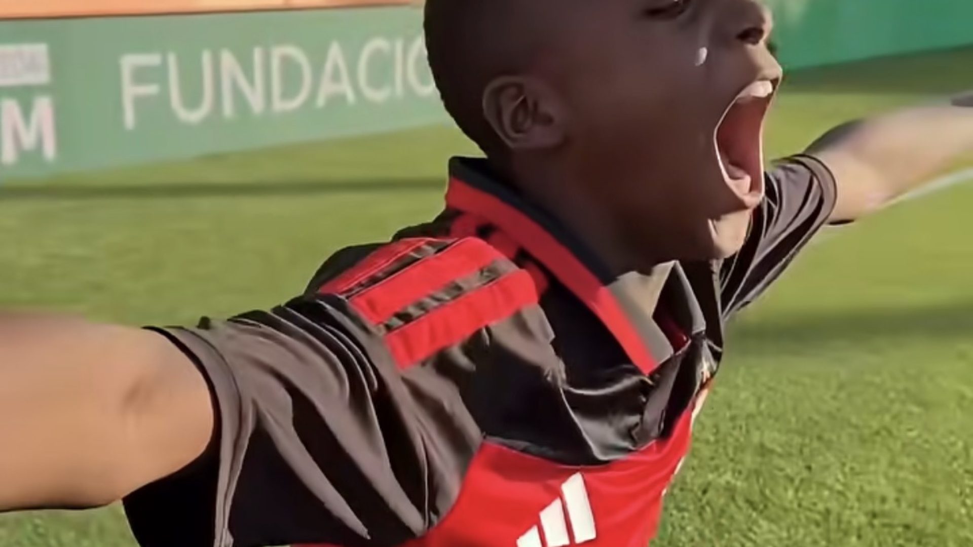 Flamengo vai à final, um paraibano vira sensação mundial e o racismo deixa sua marca no Sub-12