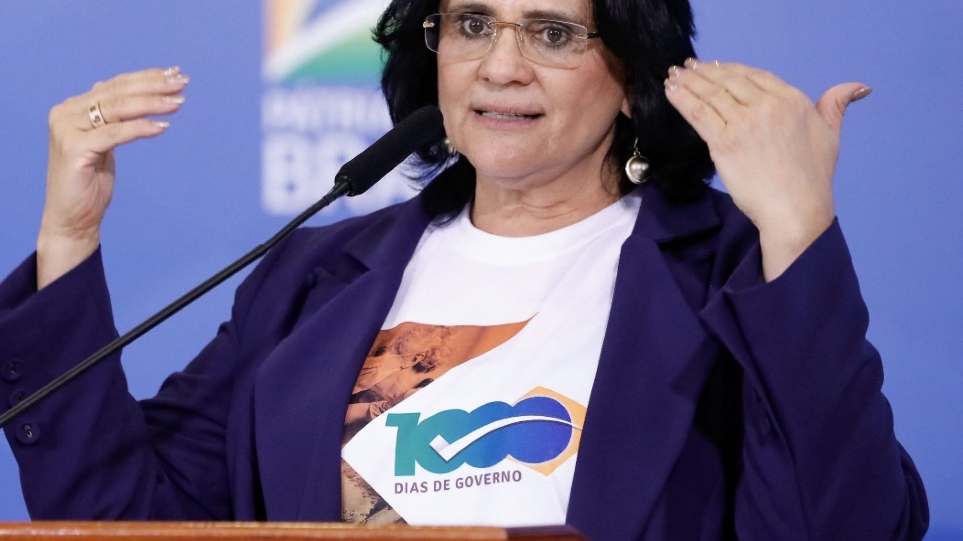  Senadora Damares entra em campo contra os R$ 31 milhões da Fatal Fans no Corinthians